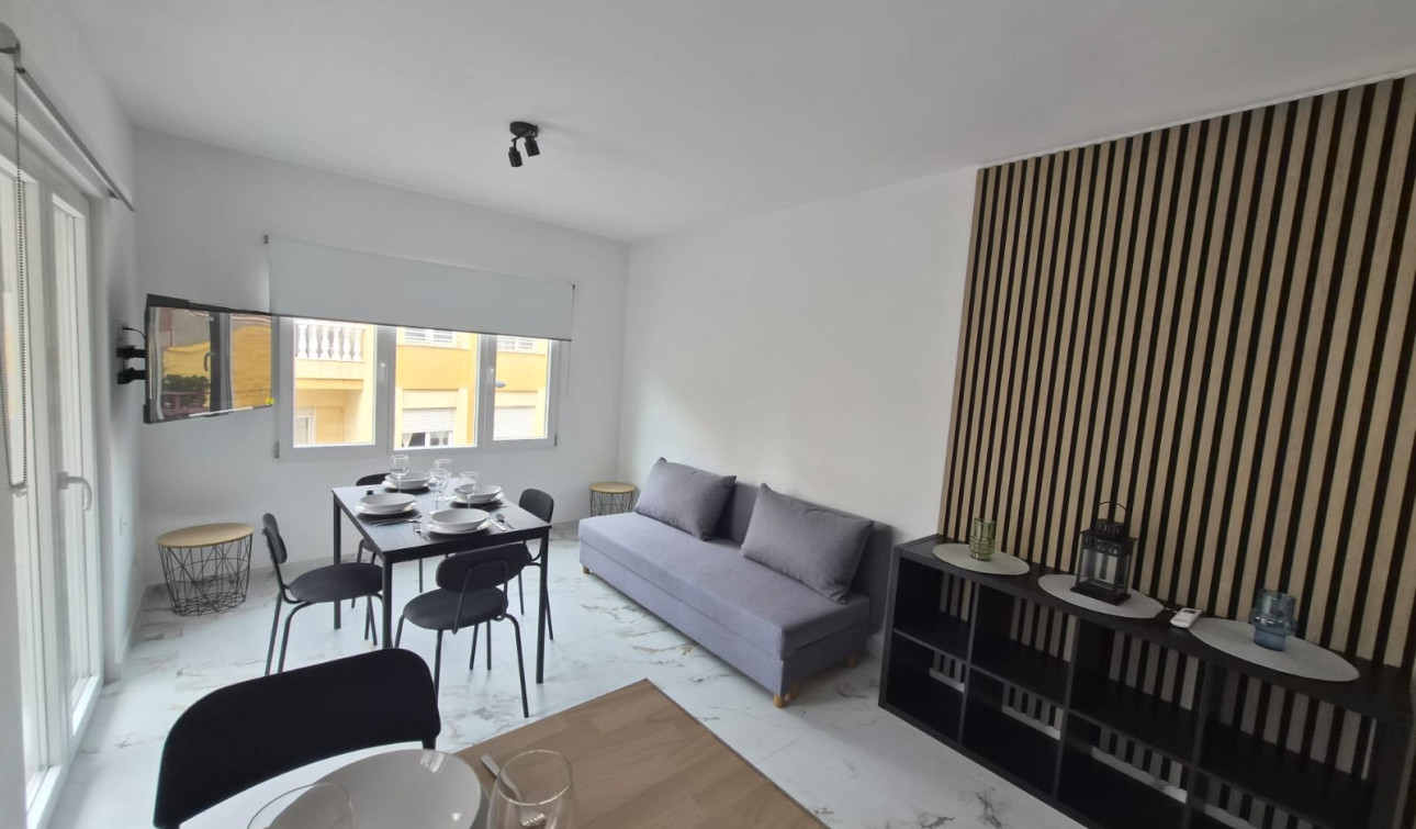 Resale - Apartment / Flat - Torrevieja - Playa del Cura