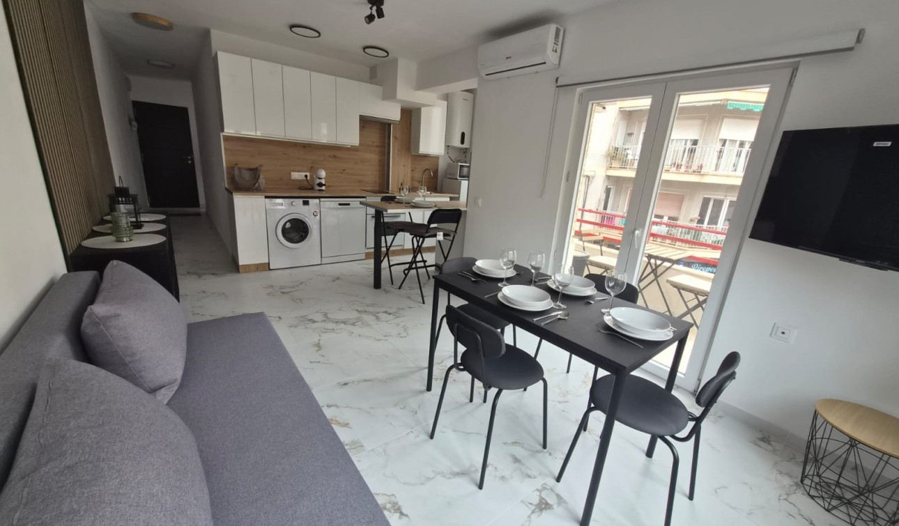 Resale - Apartment / Flat - Torrevieja - Playa del Cura
