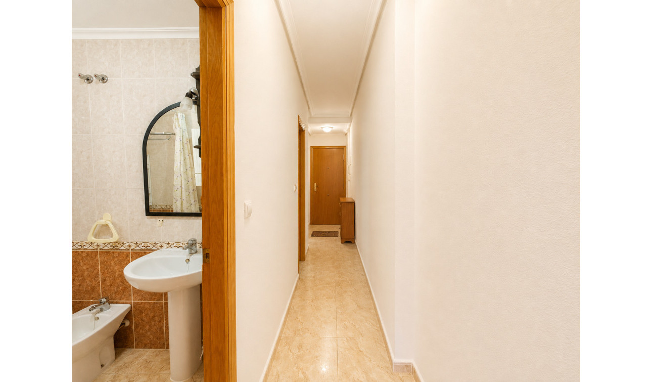 Resale - Apartment / Flat - Torrevieja - Playa del Cura