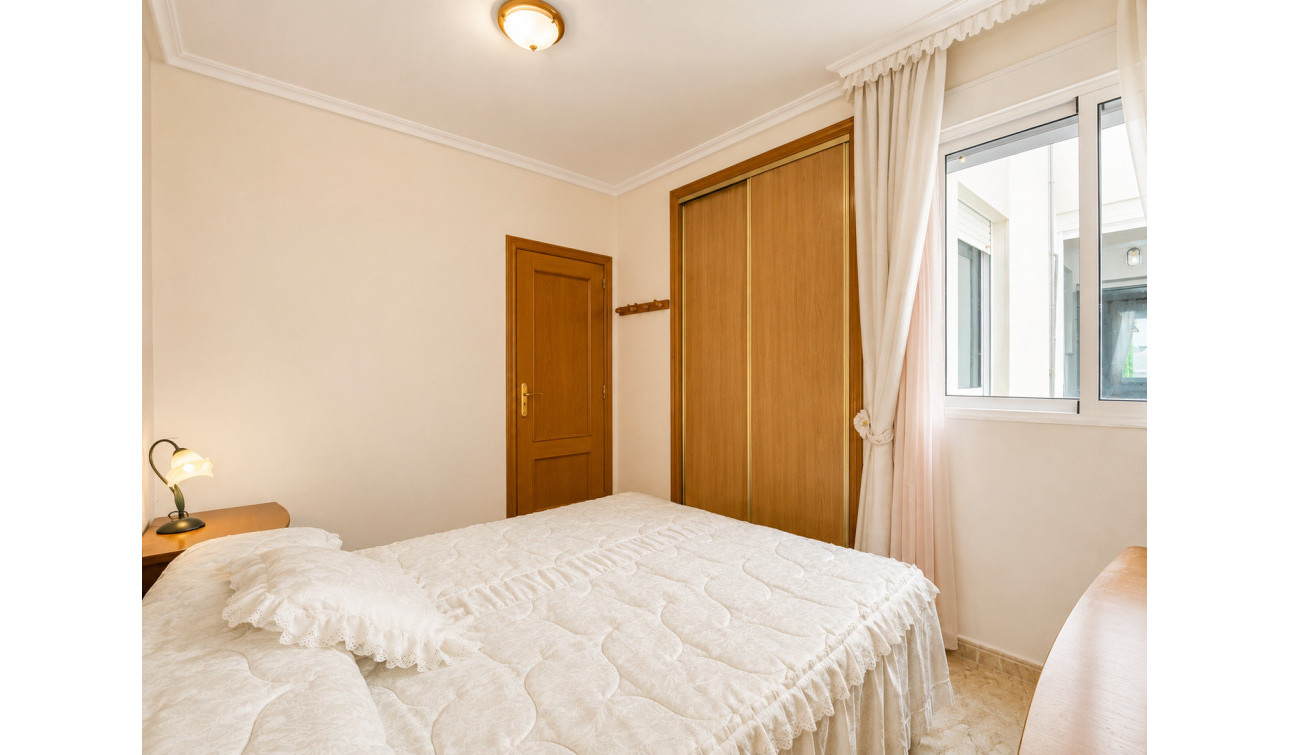 Resale - Apartment / Flat - Torrevieja - Playa del Cura