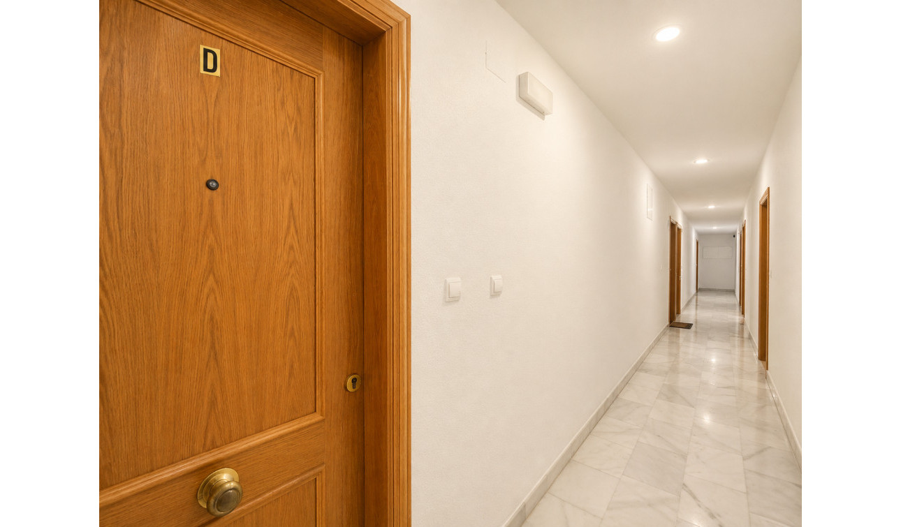 Resale - Apartment / Flat - Torrevieja - Playa del Cura