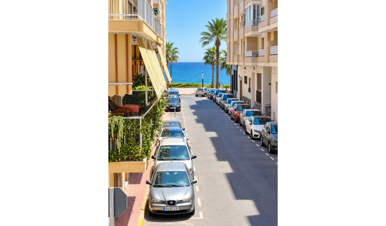 Resale - Apartment / Flat - Torrevieja - Playa del Cura