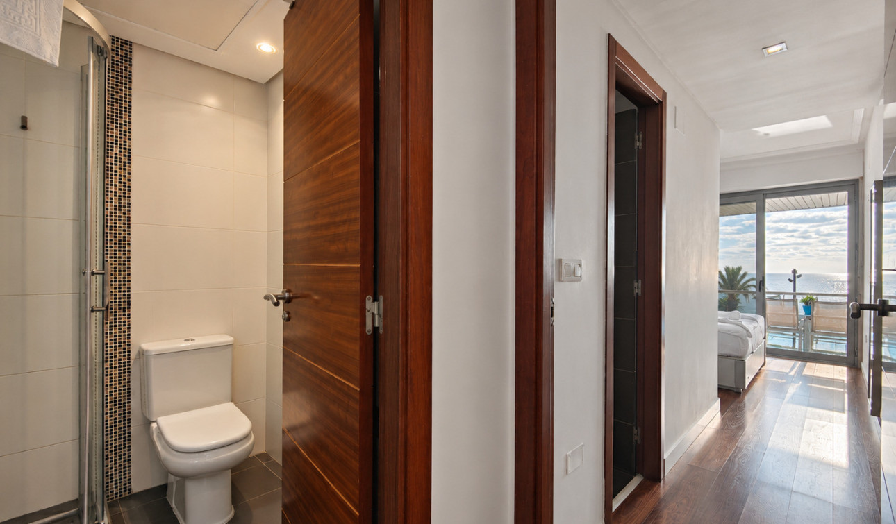 Resale - Apartment / Flat - Torrevieja - Playa del Cura