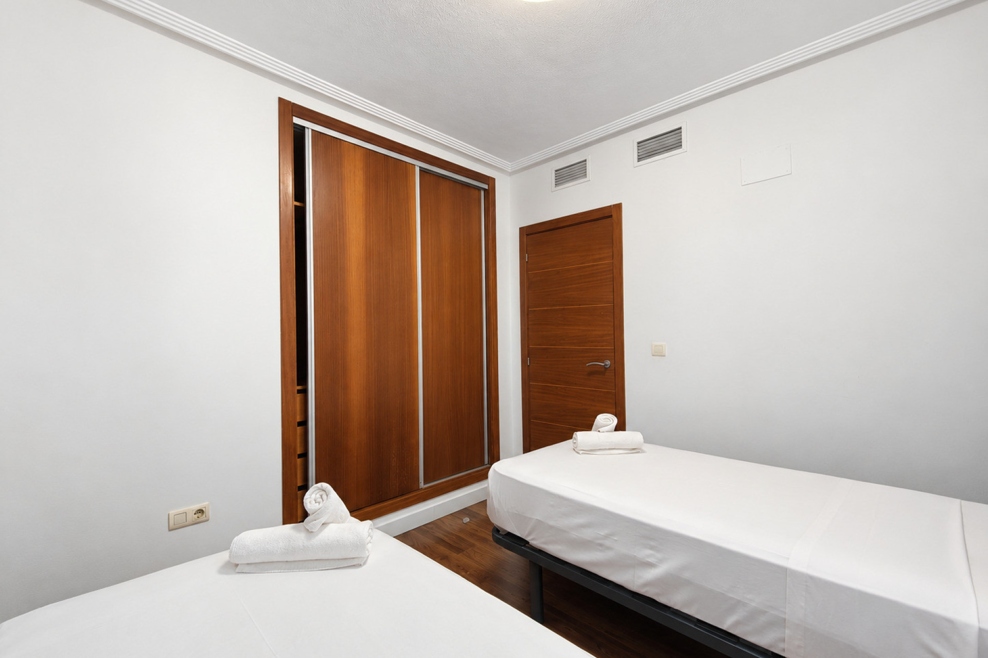 Resale - Apartment / Flat - Torrevieja - Playa del Cura
