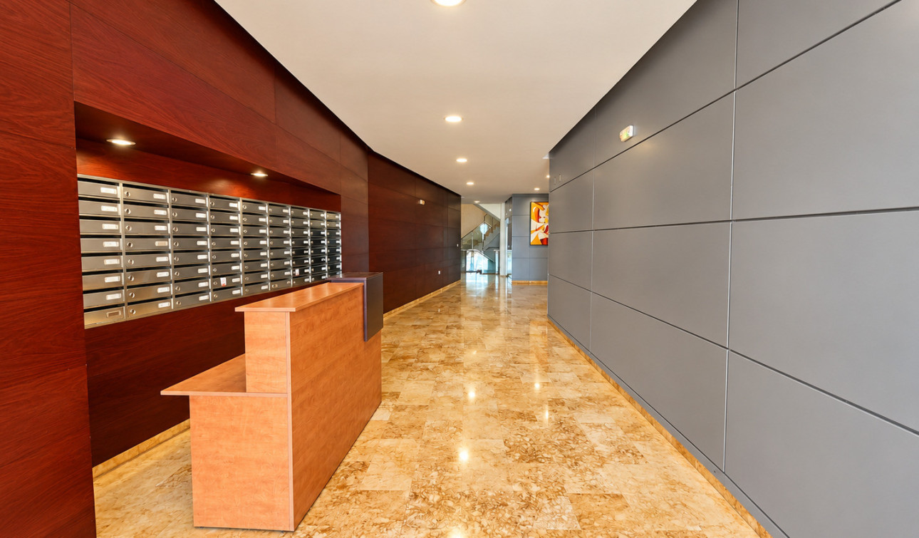 Resale - Apartment / Flat - Torrevieja - Playa del Cura