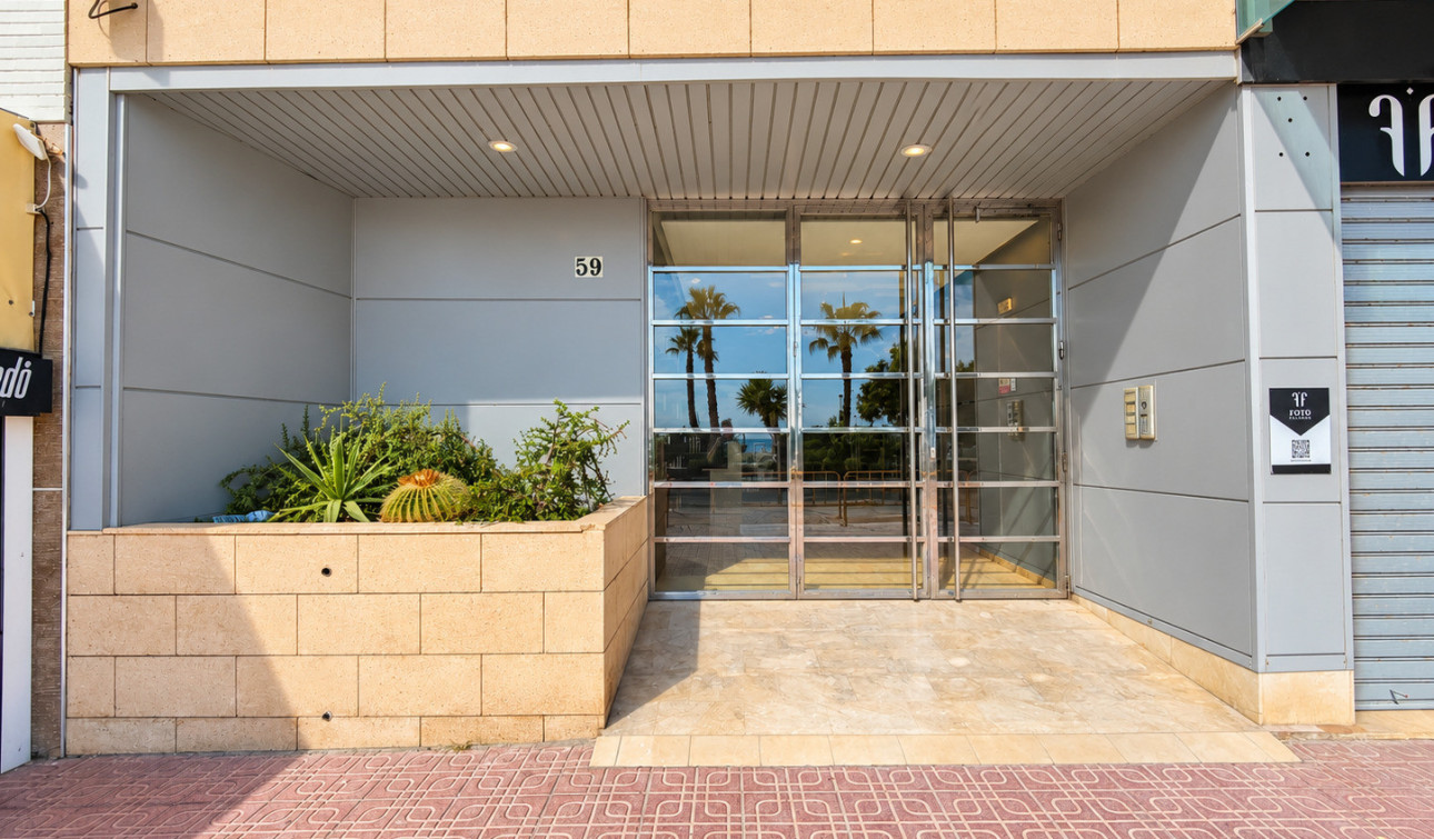 Resale - Apartment / Flat - Torrevieja - Playa del Cura