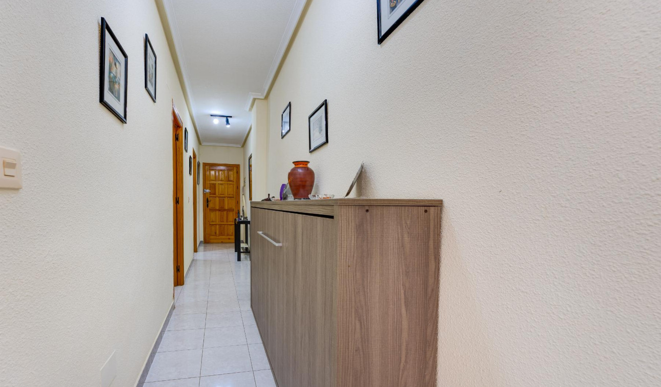 Resale - Apartment / Flat - Torrevieja - Playa del Cura
