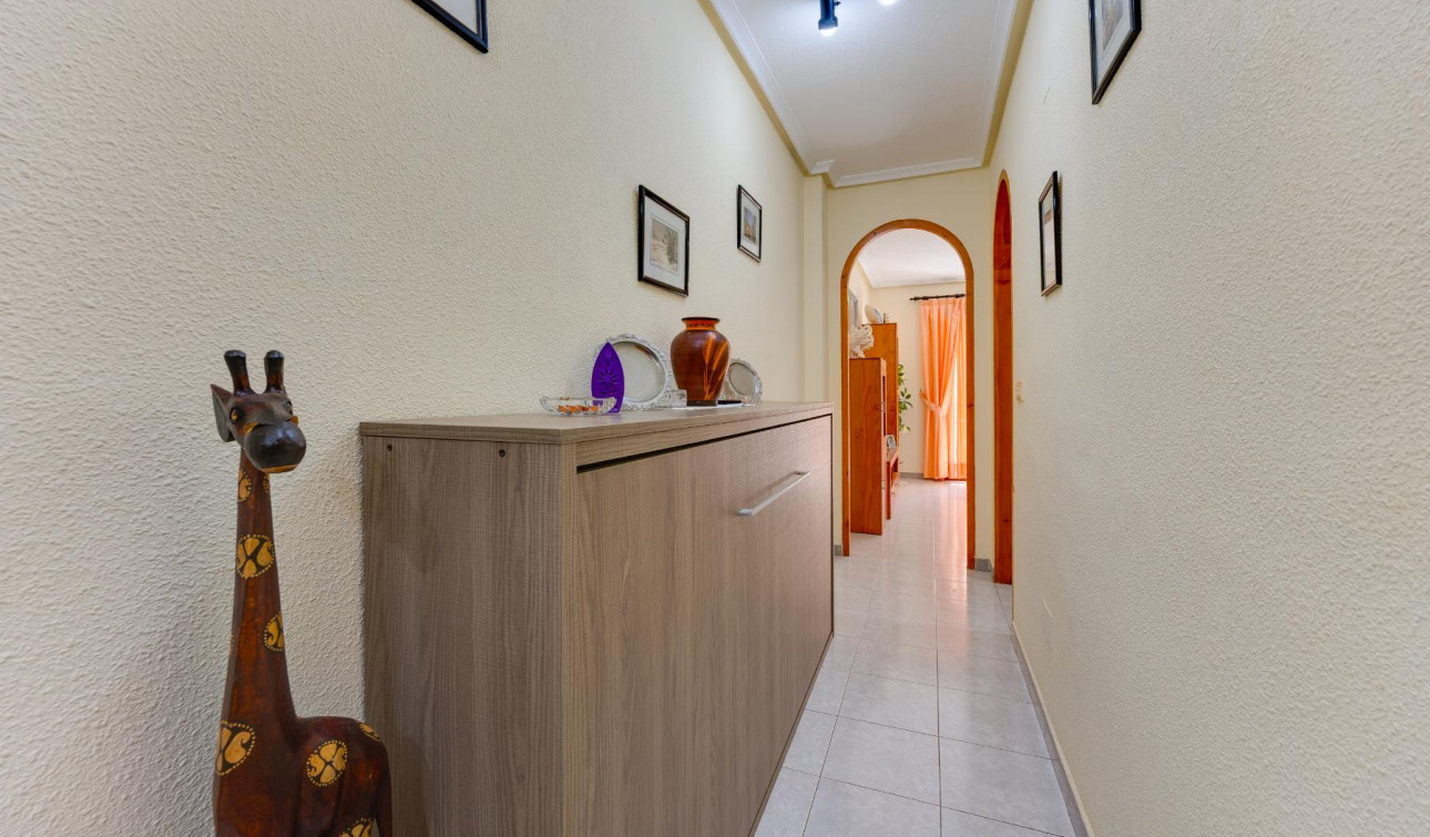 Resale - Apartment / Flat - Torrevieja - Playa del Cura