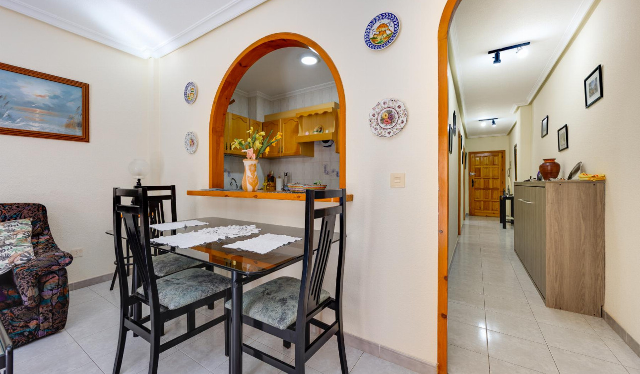 Resale - Apartment / Flat - Torrevieja - Playa del Cura