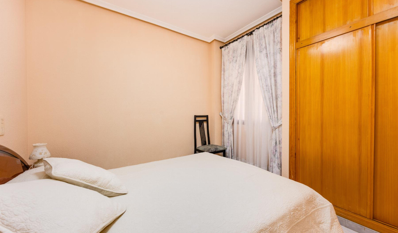 Resale - Apartment / Flat - Torrevieja - Playa del Cura