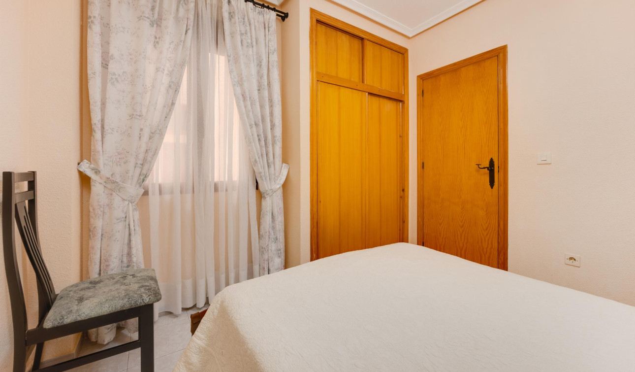 Resale - Apartment / Flat - Torrevieja - Playa del Cura