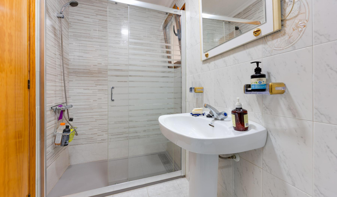 Resale - Apartment / Flat - Torrevieja - Playa del Cura