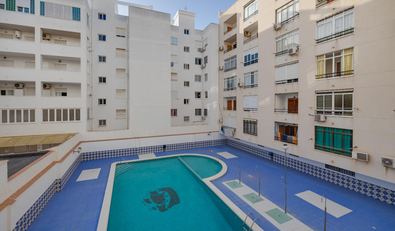 Resale - Apartment / Flat - Torrevieja - Playa del Cura