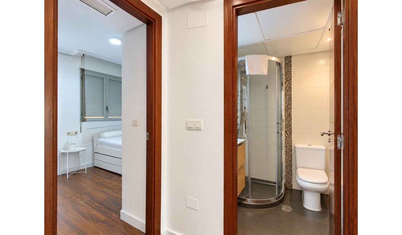 Resale - Apartment / Flat - Torrevieja - Playa del Cura