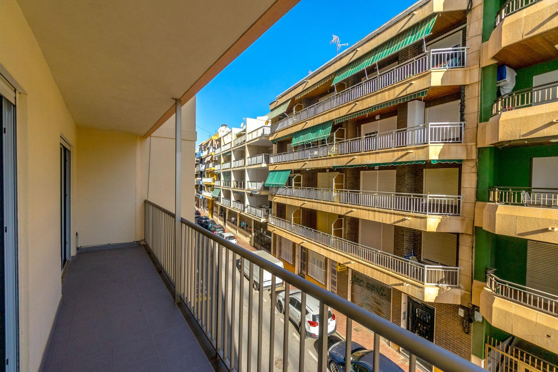Resale - Apartment / Flat - Torrevieja - Playa del cura
