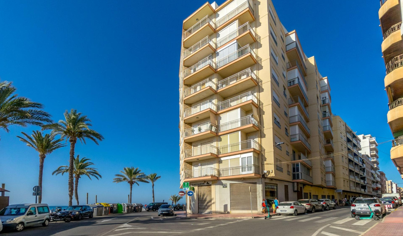 Resale - Apartment / Flat - Torrevieja - Playa del cura