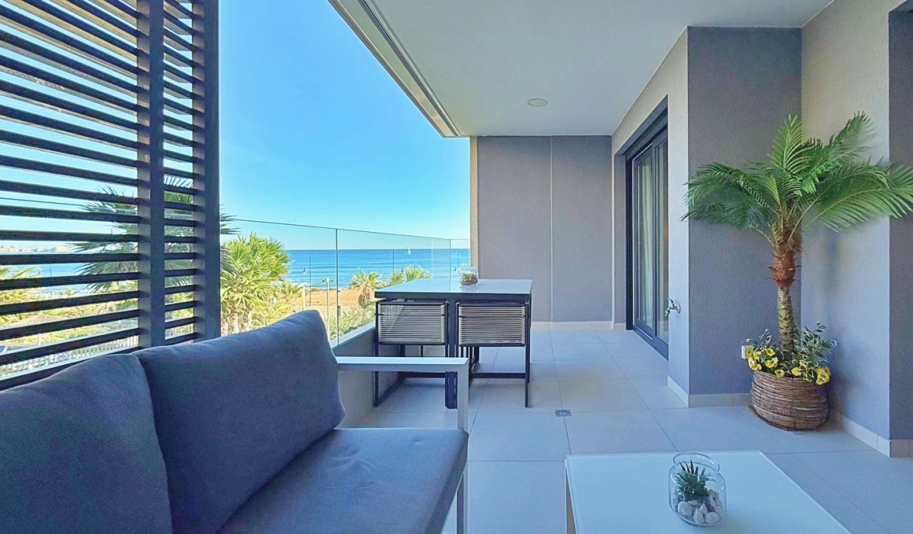 Resale - Apartment / Flat - Torrevieja - Punta Prima