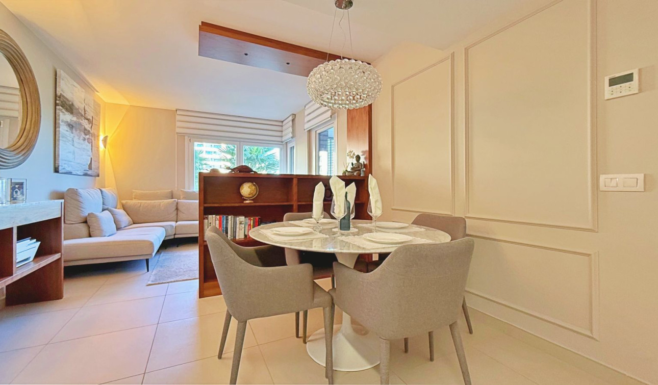 Resale - Apartment / Flat - Torrevieja - Punta Prima