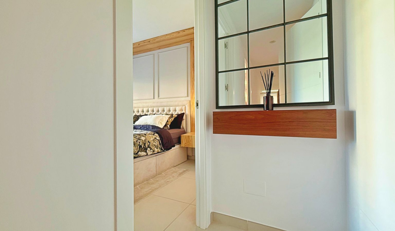 Resale - Apartment / Flat - Torrevieja - Punta Prima