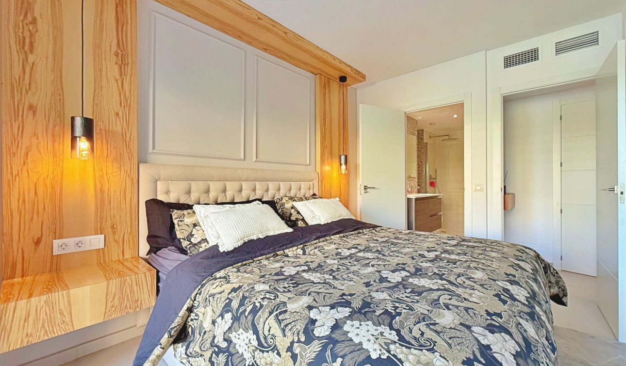 Resale - Apartment / Flat - Torrevieja - Punta Prima