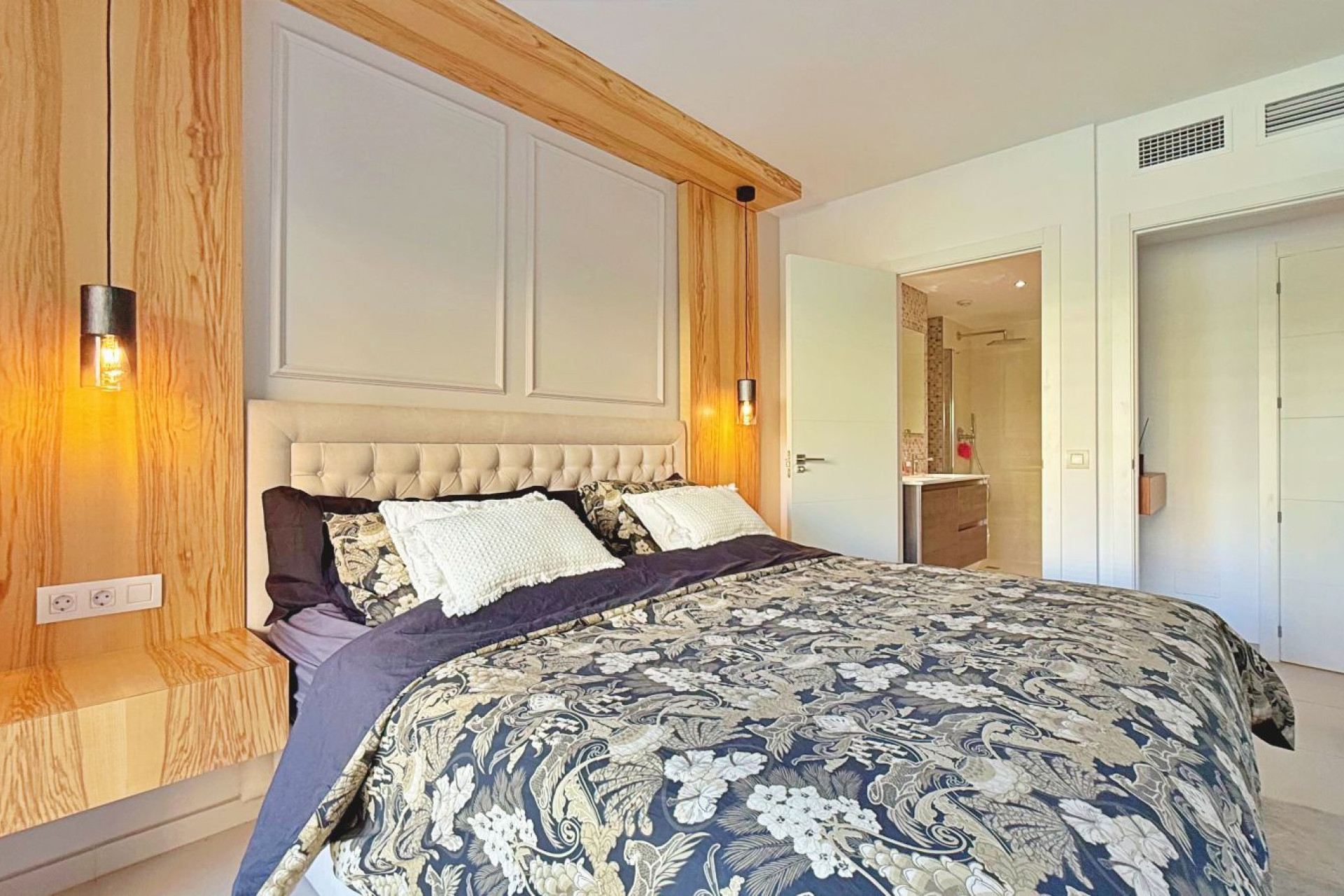 Resale - Apartment / Flat - Torrevieja - Punta Prima