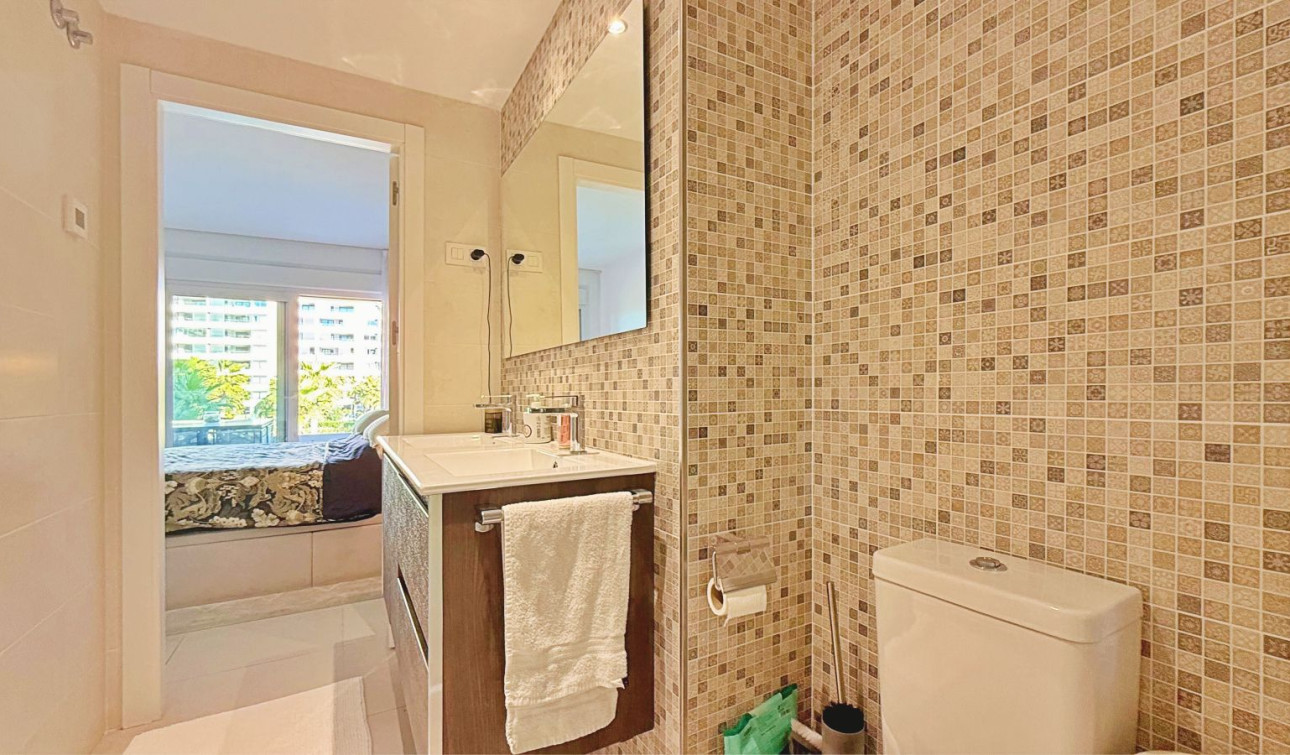 Resale - Apartment / Flat - Torrevieja - Punta Prima