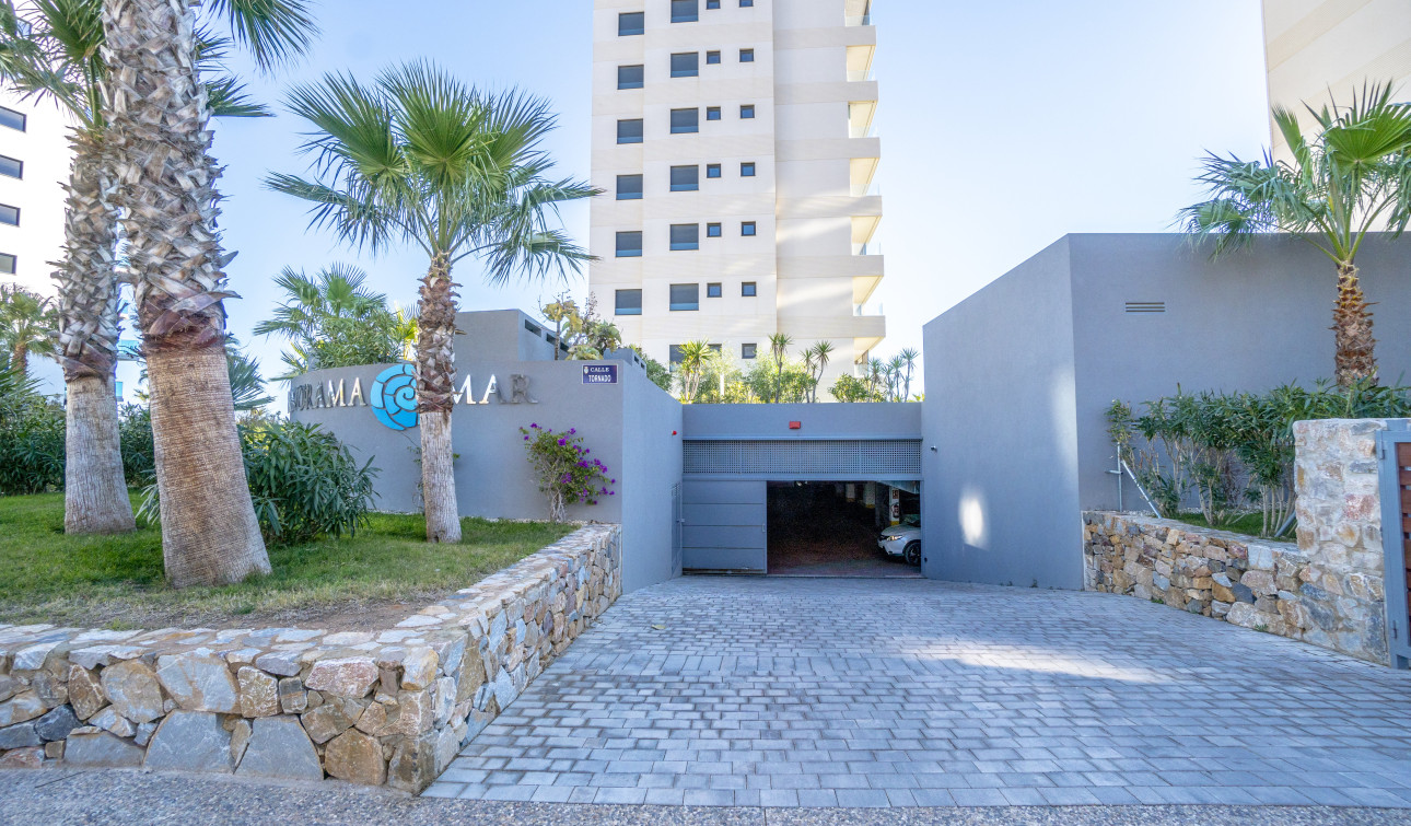 Resale - Apartment / Flat - Torrevieja - Punta Prima