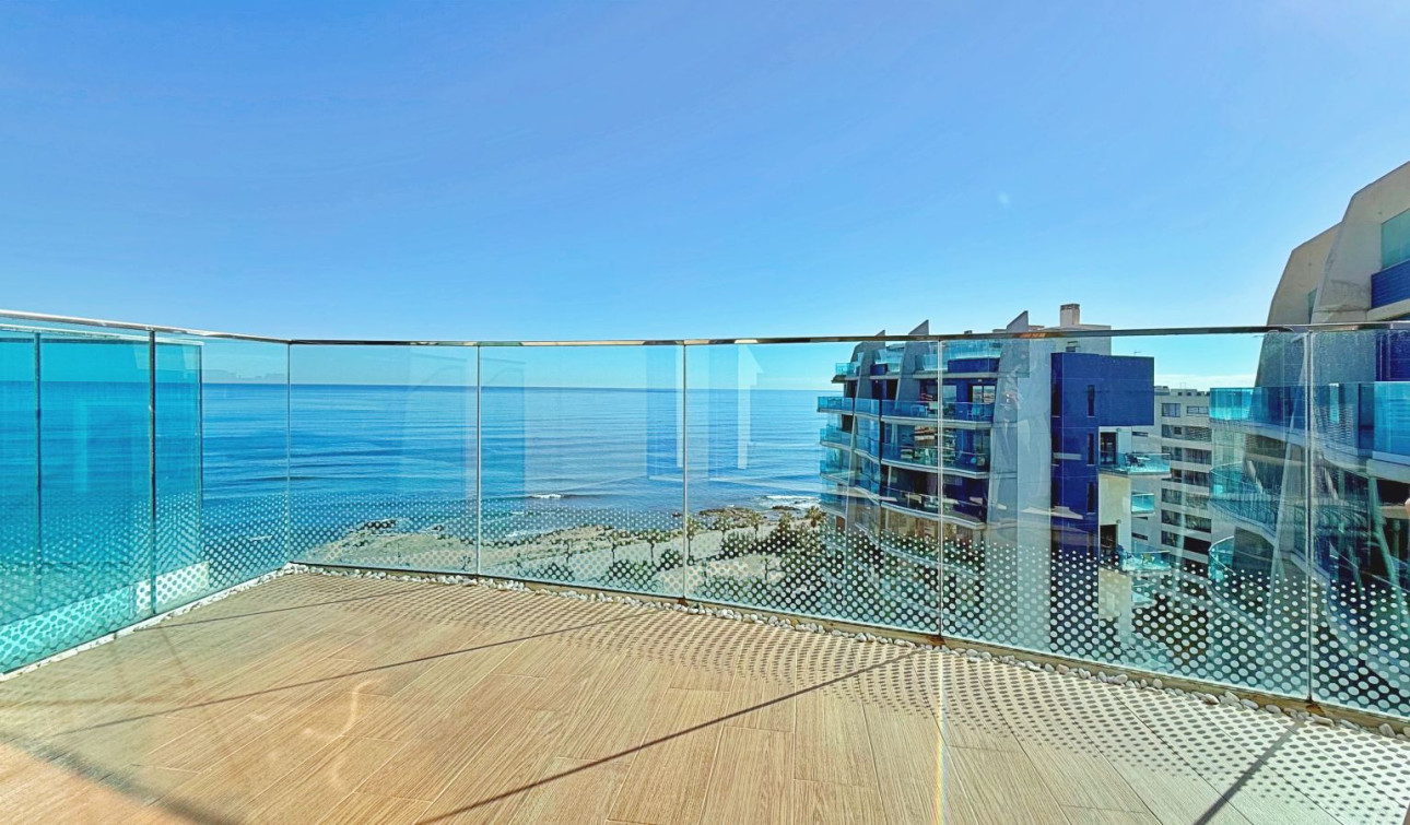 Resale - Apartment / Flat - Torrevieja - Punta Prima