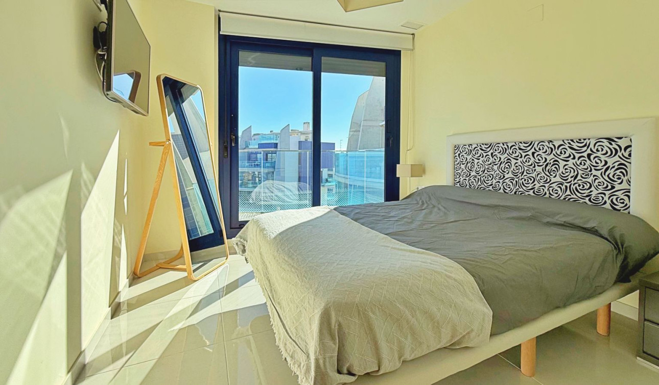 Resale - Apartment / Flat - Torrevieja - Punta Prima