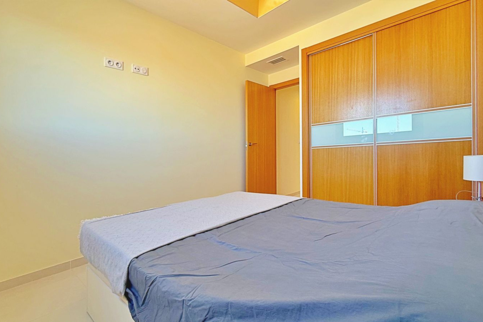 Resale - Apartment / Flat - Torrevieja - Punta Prima