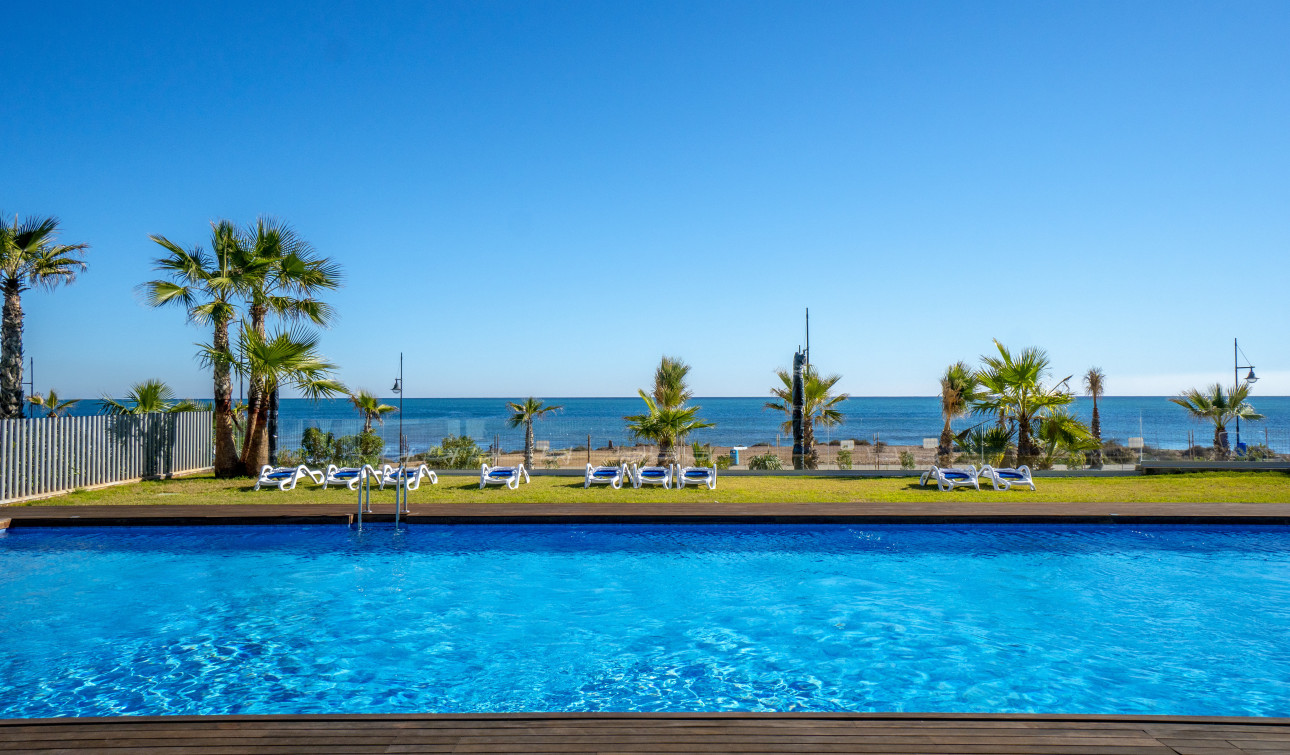 Resale - Apartment / Flat - Torrevieja - Punta Prima