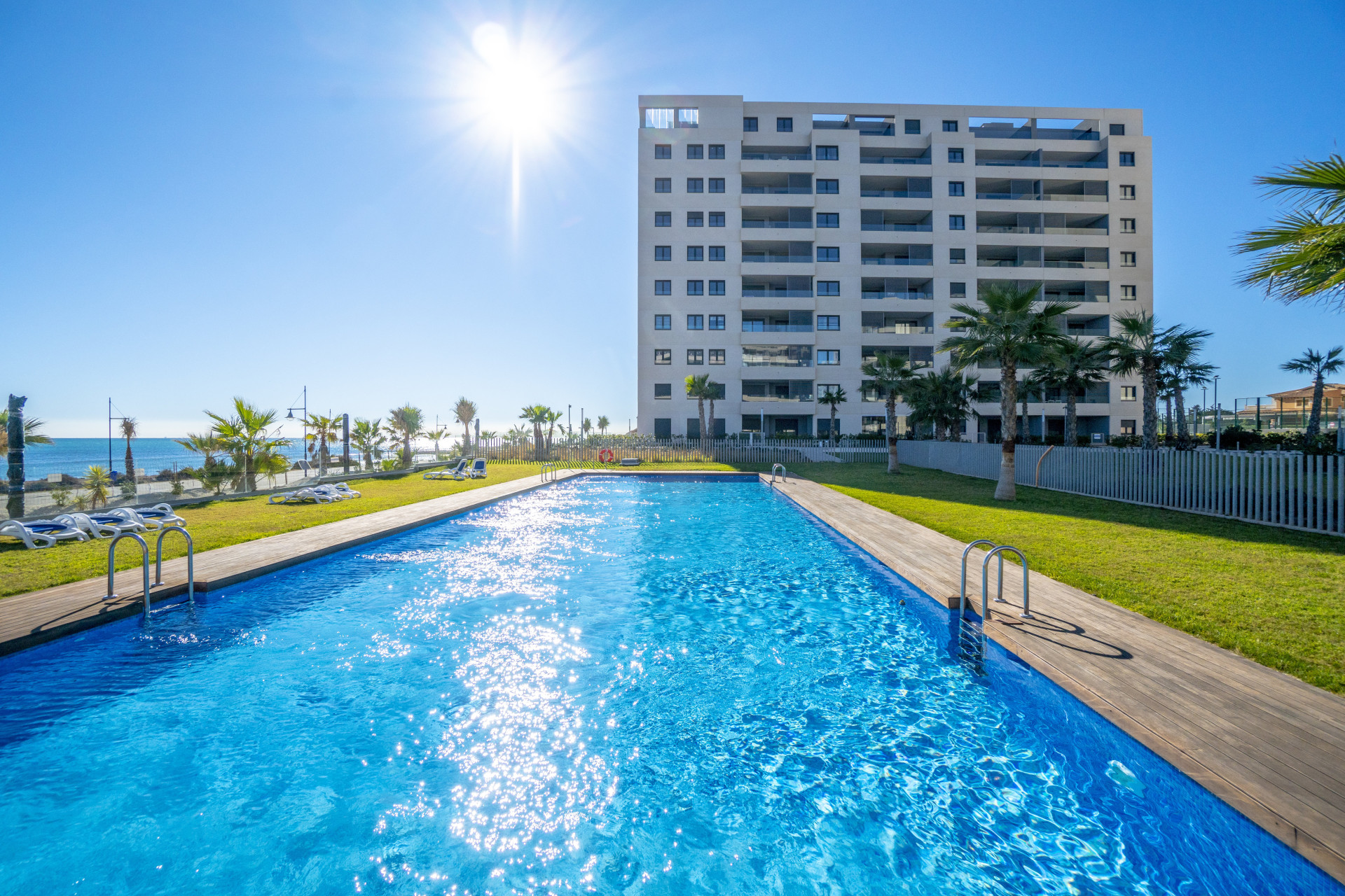 Resale - Apartment / Flat - Torrevieja - Punta Prima