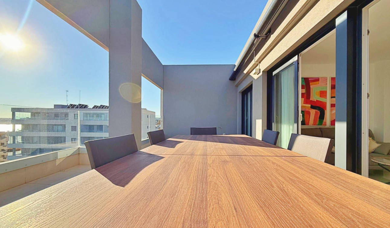 Resale - Apartment / Flat - Torrevieja - Punta Prima