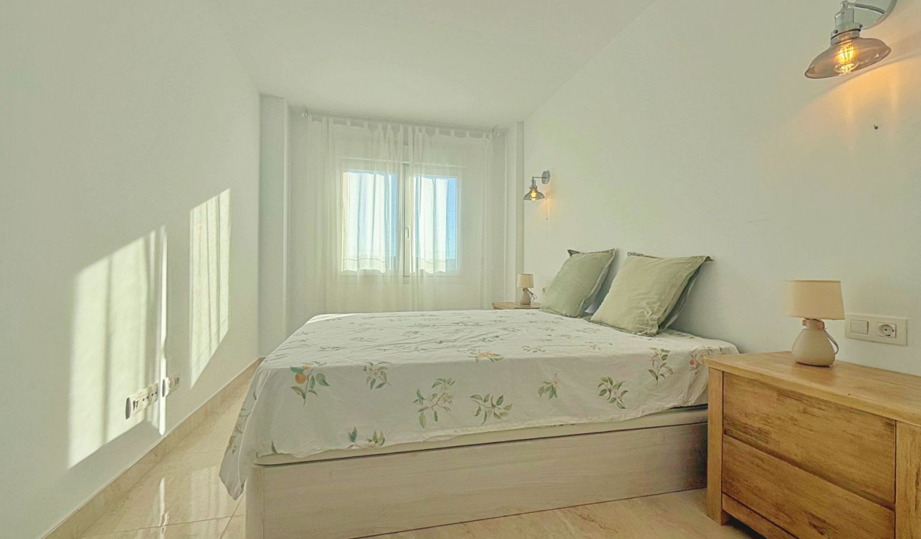 Resale - Apartment / Flat - Torrevieja - Punta Prima