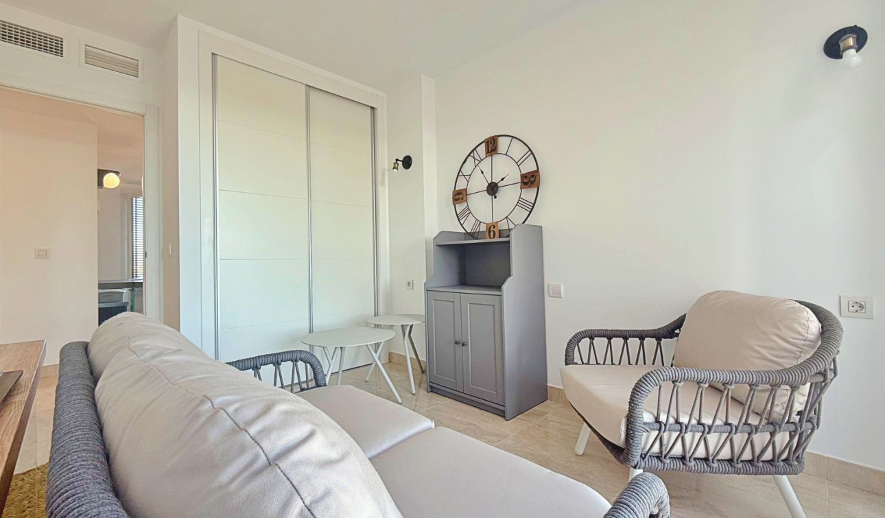 Resale - Apartment / Flat - Torrevieja - Punta Prima