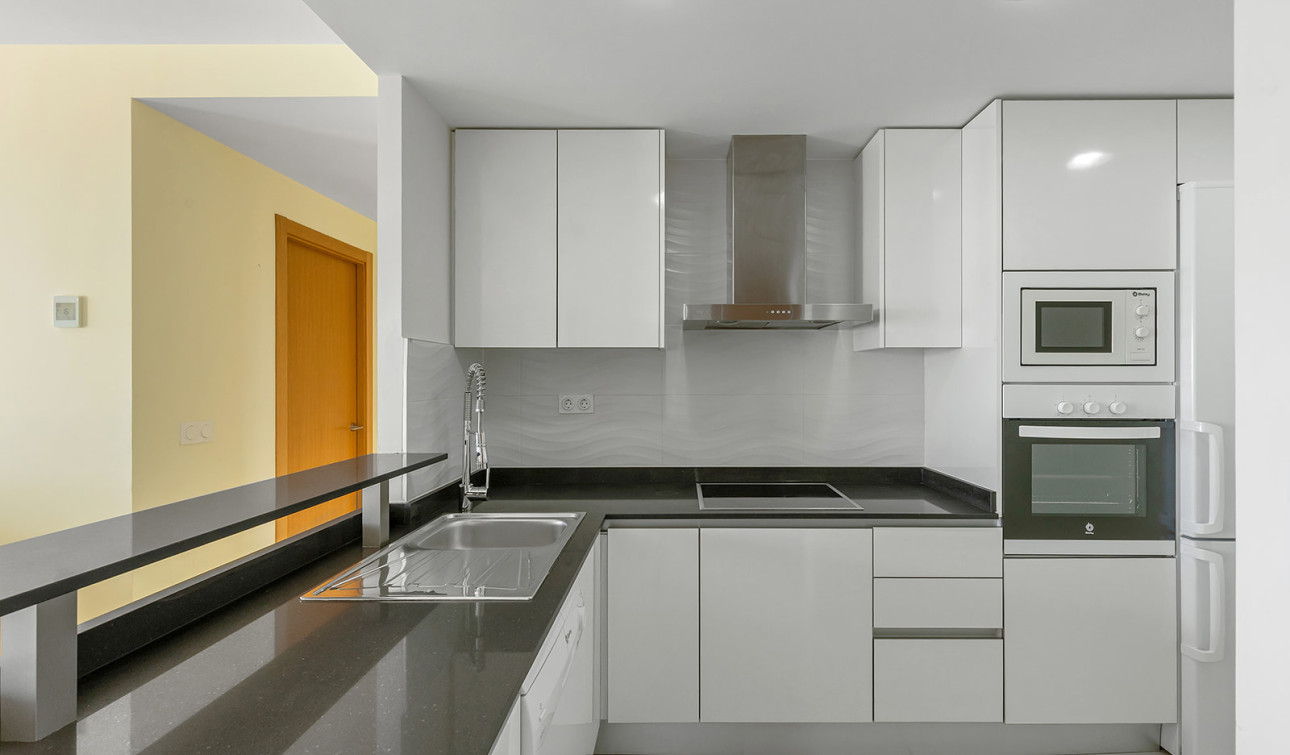 Resale - Apartment / Flat - Torrevieja - Punta Prima