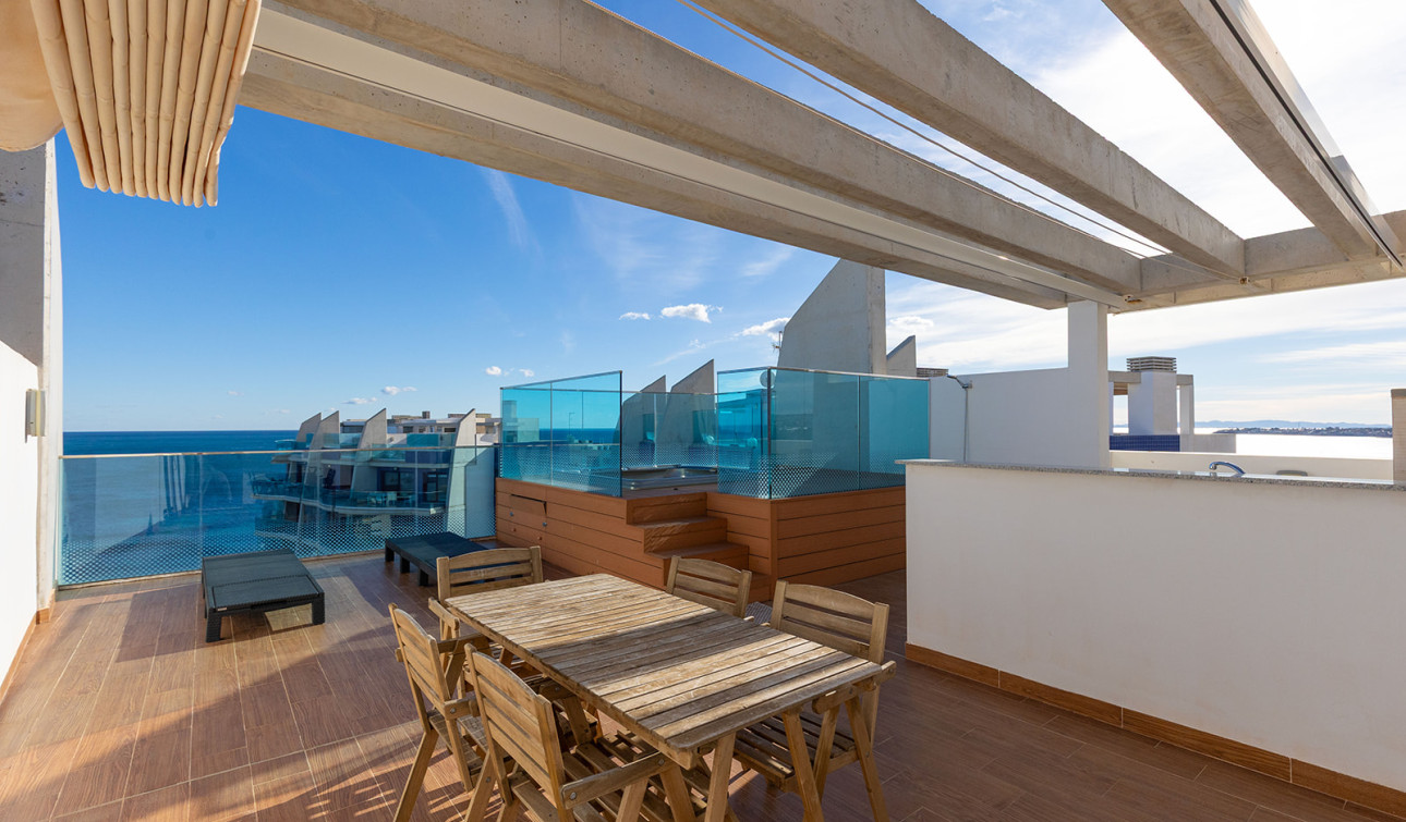 Resale - Apartment / Flat - Torrevieja - Punta Prima