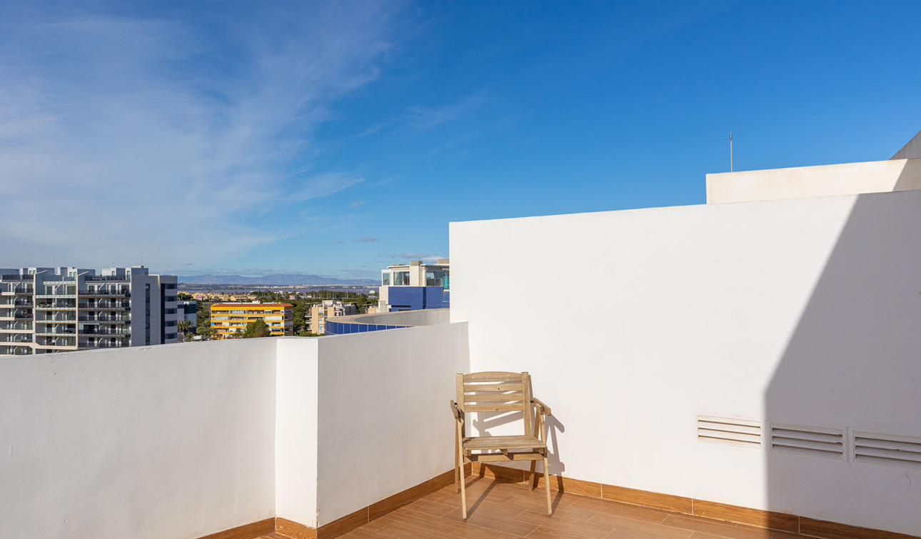 Resale - Apartment / Flat - Torrevieja - Punta Prima