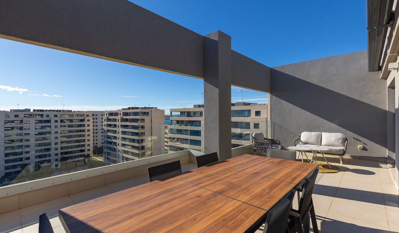 Resale - Apartment / Flat - Torrevieja - Punta Prima