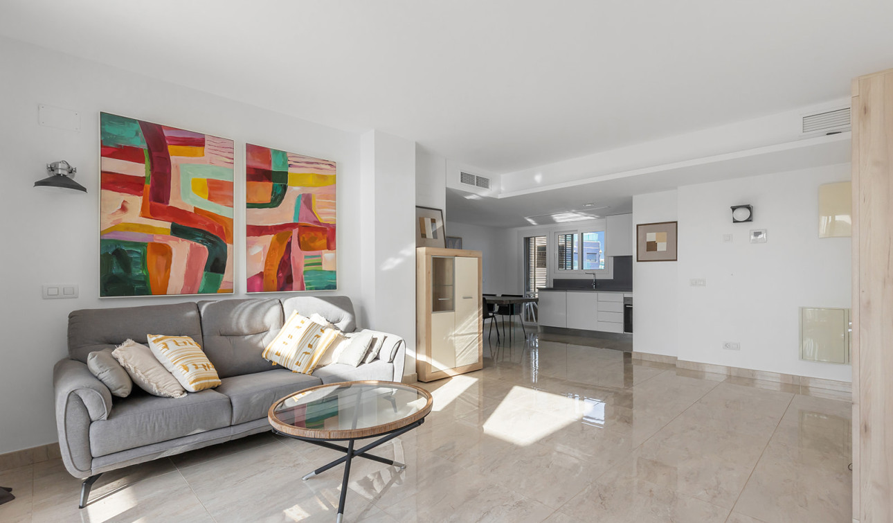 Resale - Apartment / Flat - Torrevieja - Punta Prima