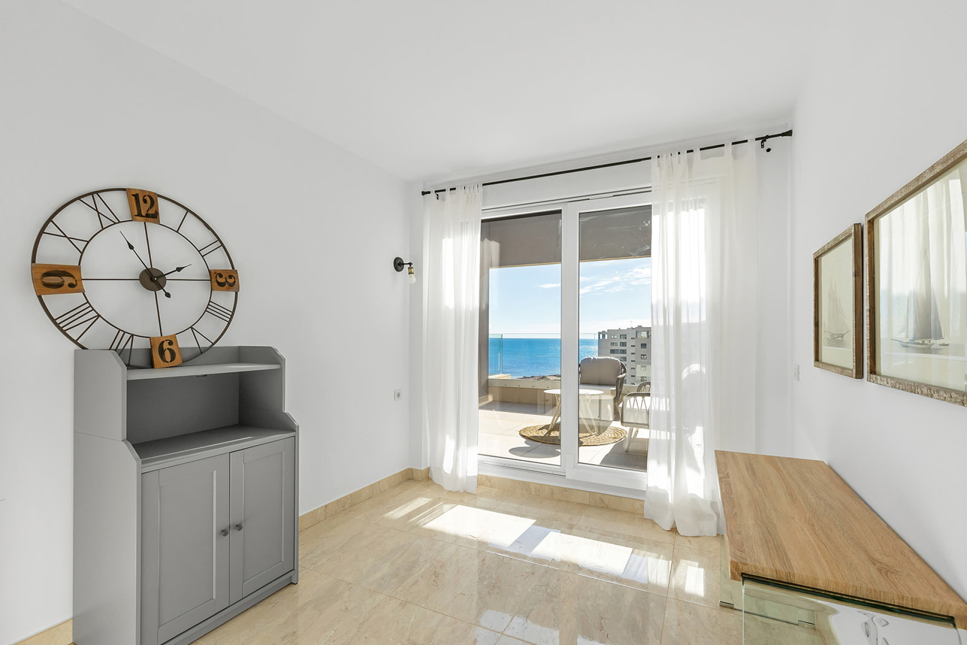 Resale - Apartment / Flat - Torrevieja - Punta Prima