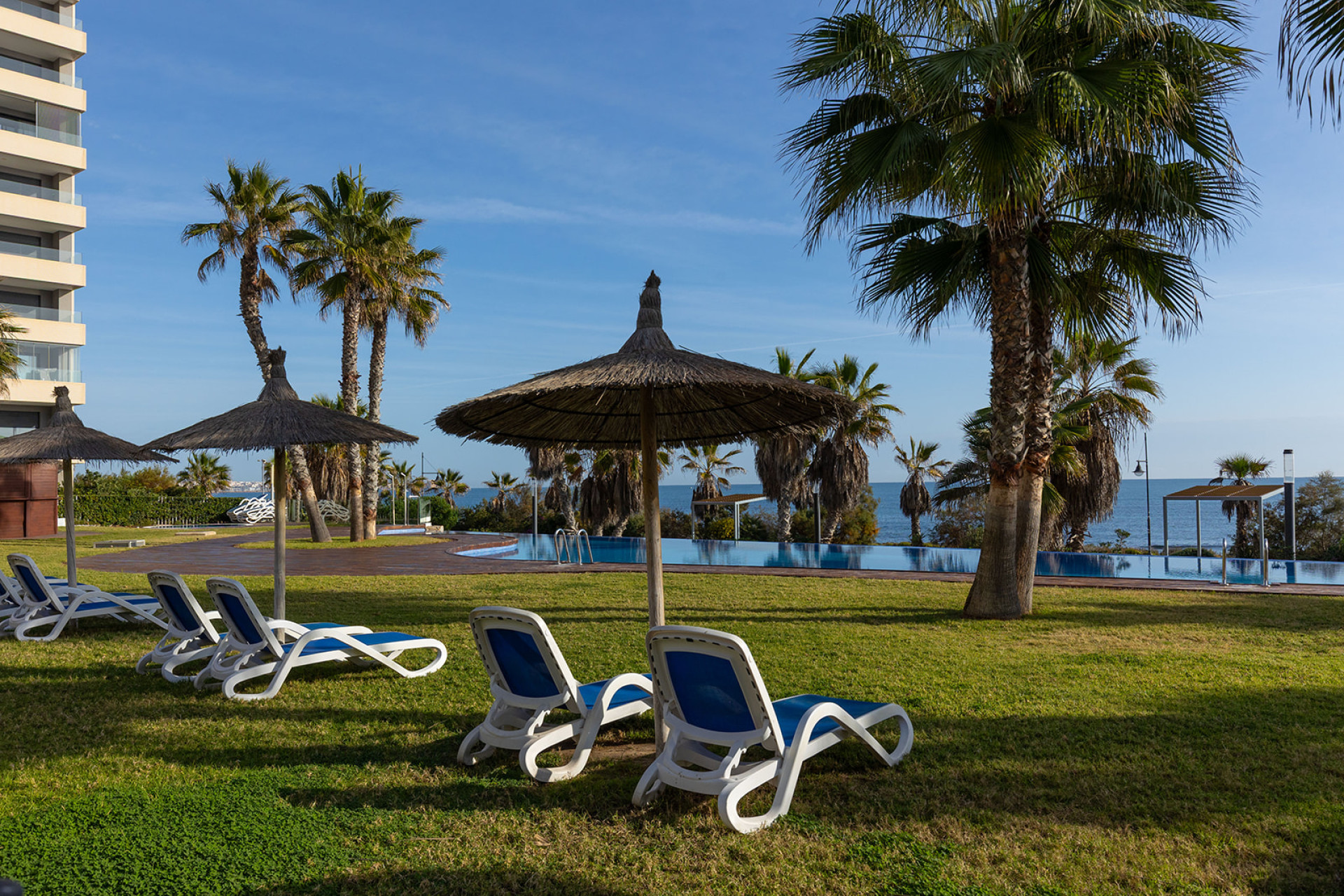 Resale - Apartment / Flat - Torrevieja - Punta Prima