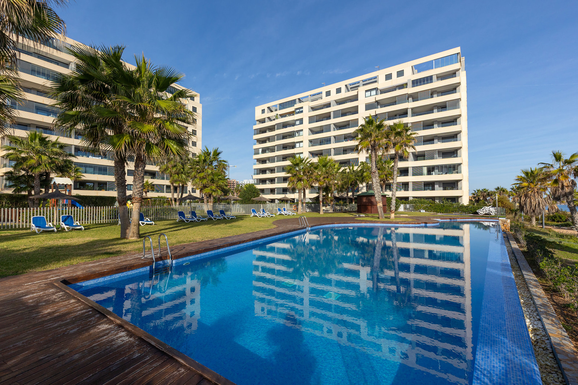 Resale - Apartment / Flat - Torrevieja - Punta Prima