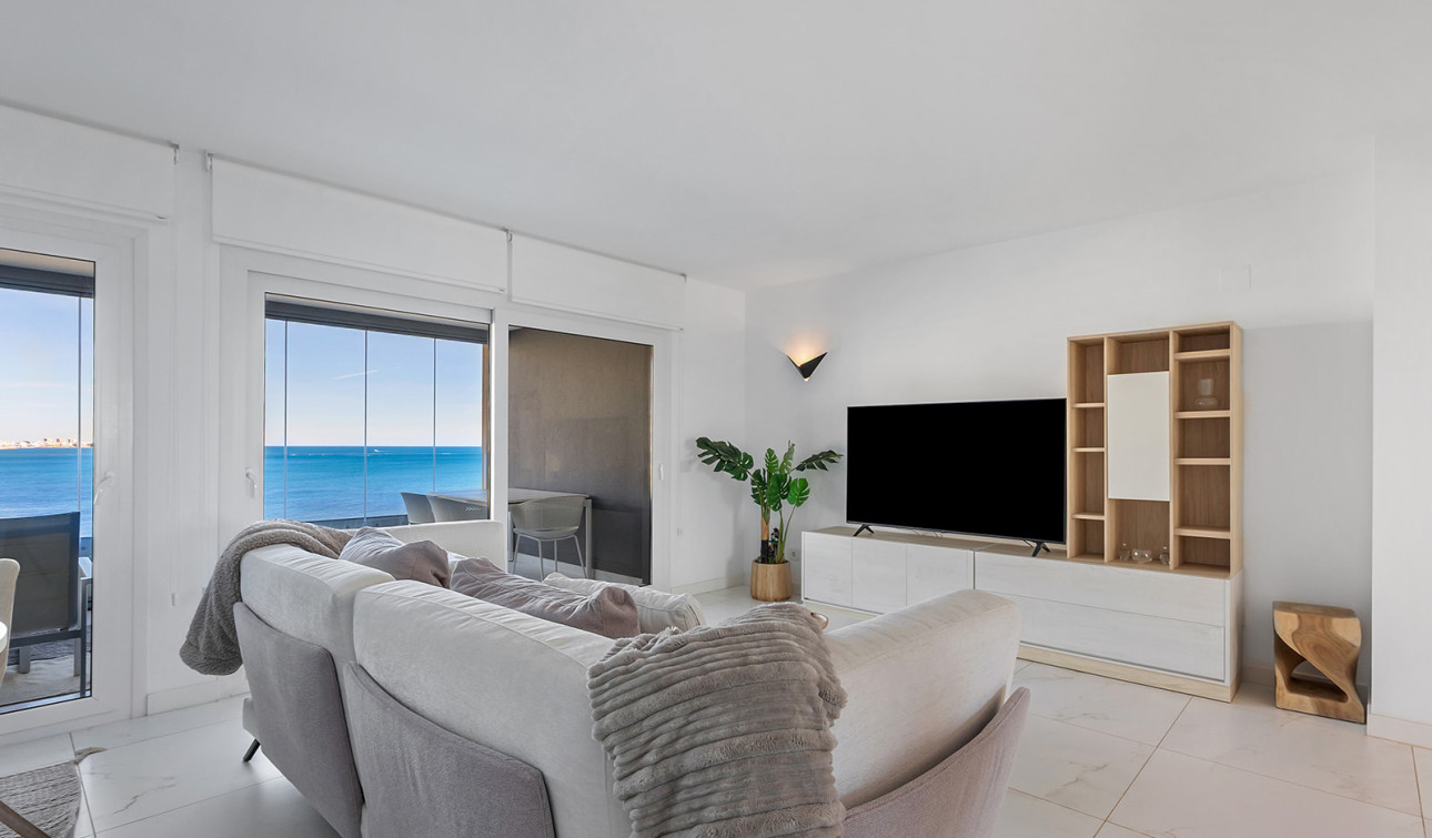 Resale - Apartment / Flat - Torrevieja - Punta Prima