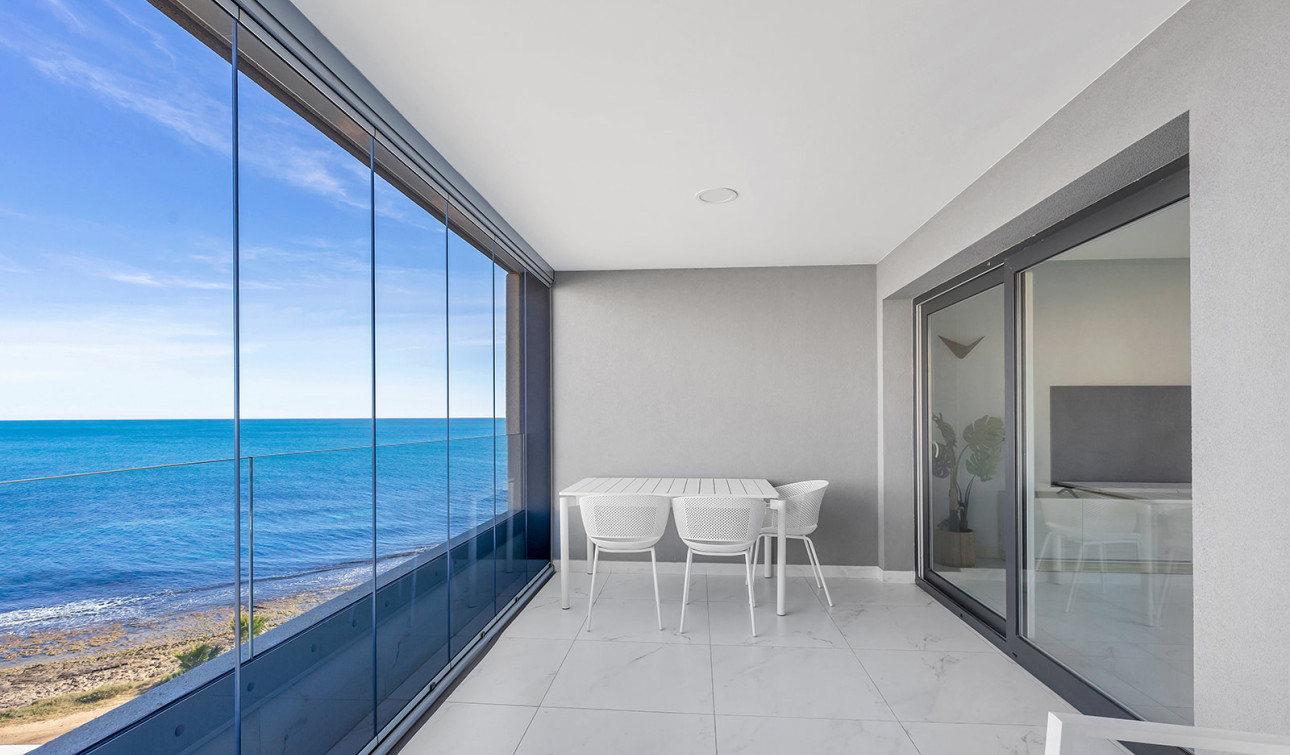 Resale - Apartment / Flat - Torrevieja - Punta Prima