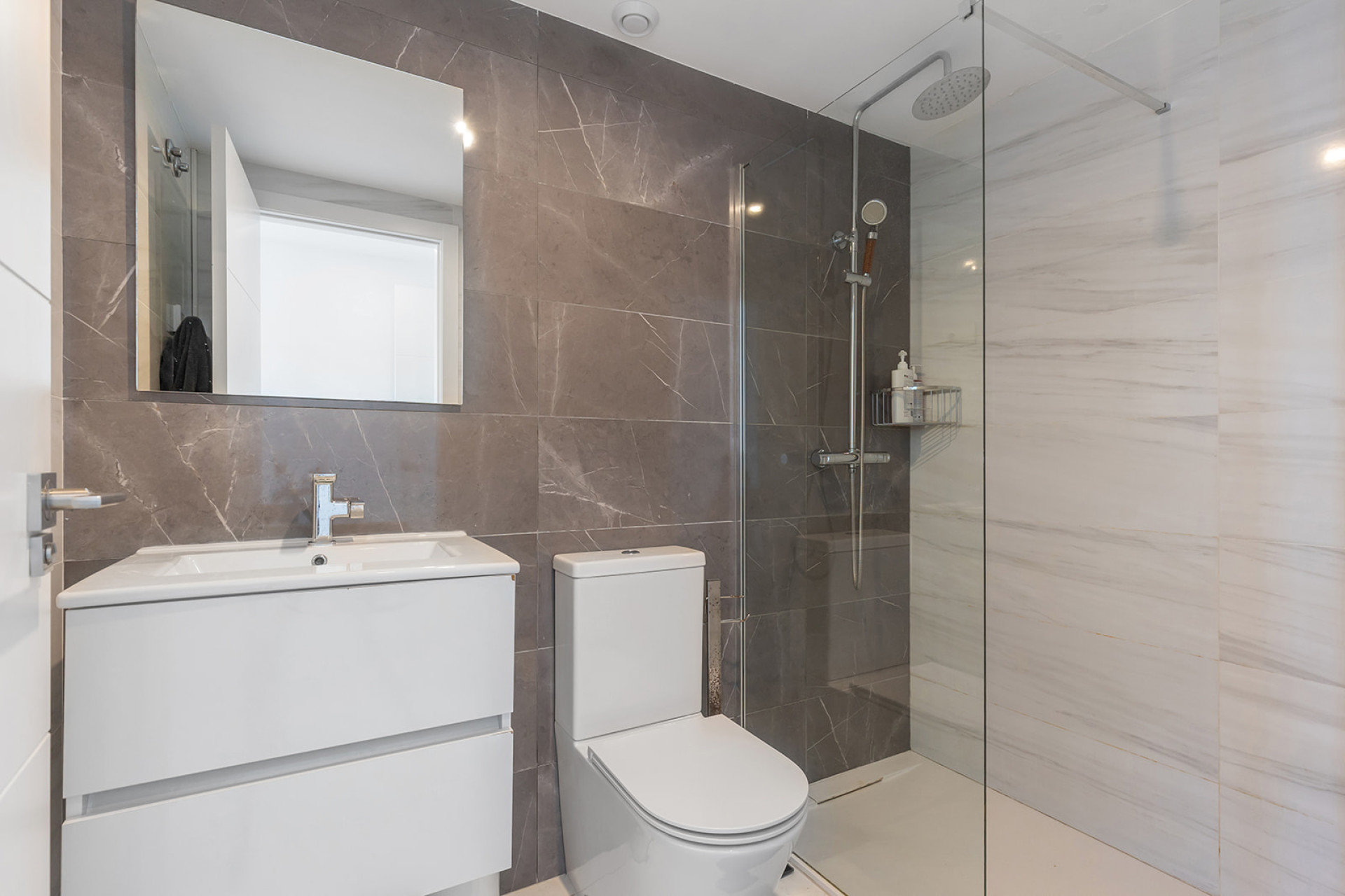 Resale - Apartment / Flat - Torrevieja - Punta Prima