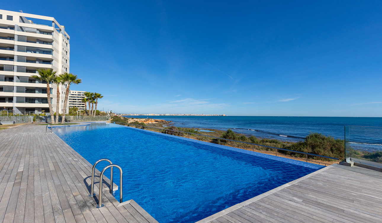 Resale - Apartment / Flat - Torrevieja - Punta Prima