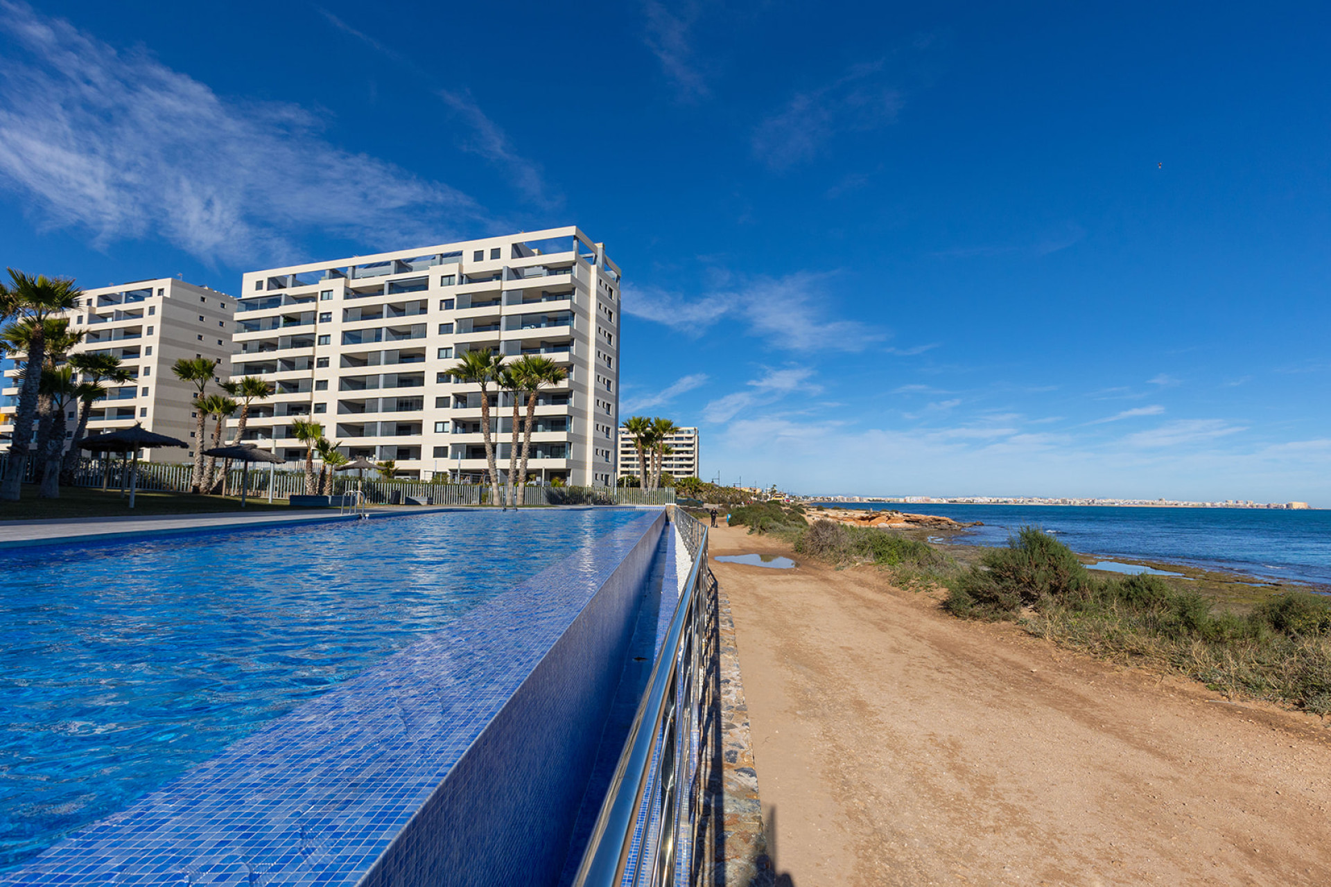 Resale - Apartment / Flat - Torrevieja - Punta Prima