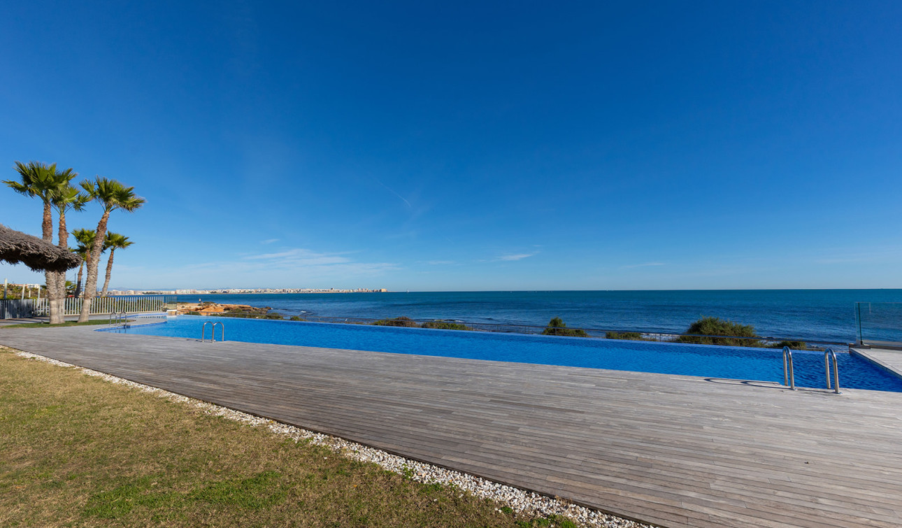 Resale - Apartment / Flat - Torrevieja - Punta Prima