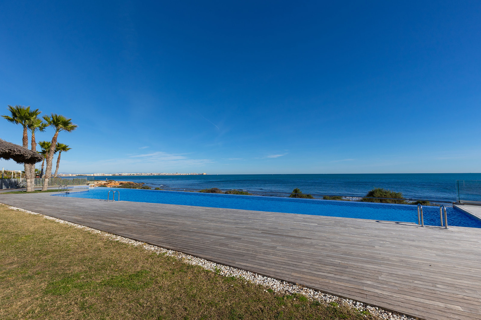 Resale - Apartment / Flat - Torrevieja - Punta Prima